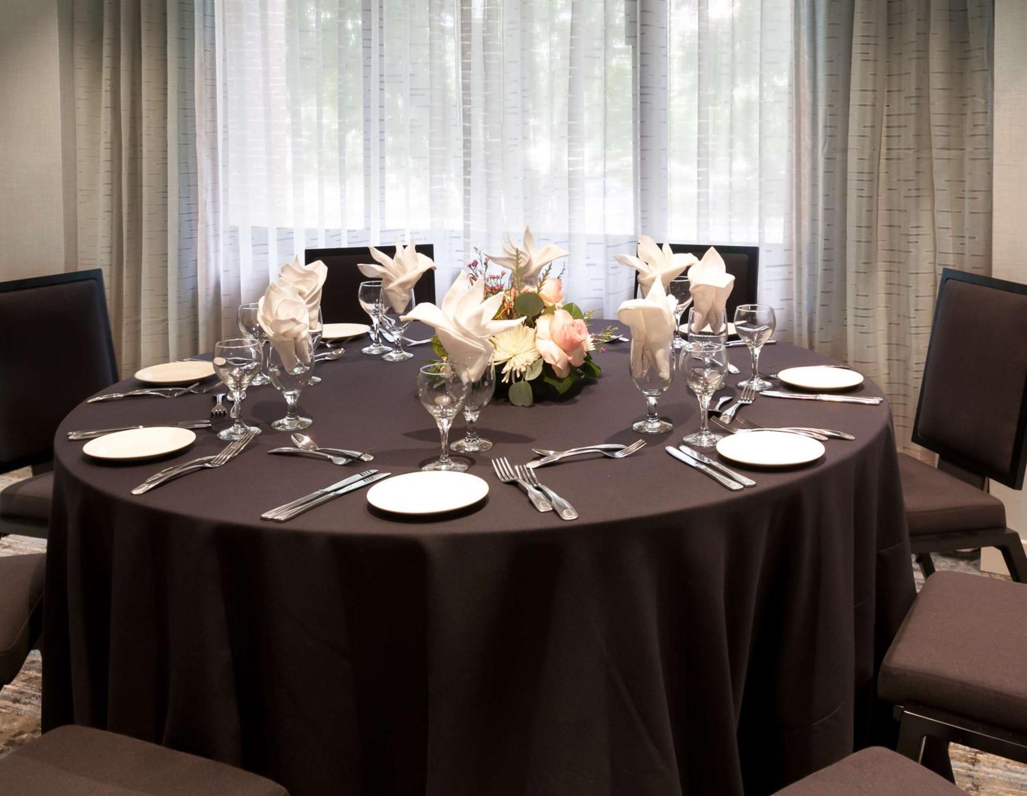 Doubletree By Hilton Hotel & Suites Houston By The Galleria Exteriör bild